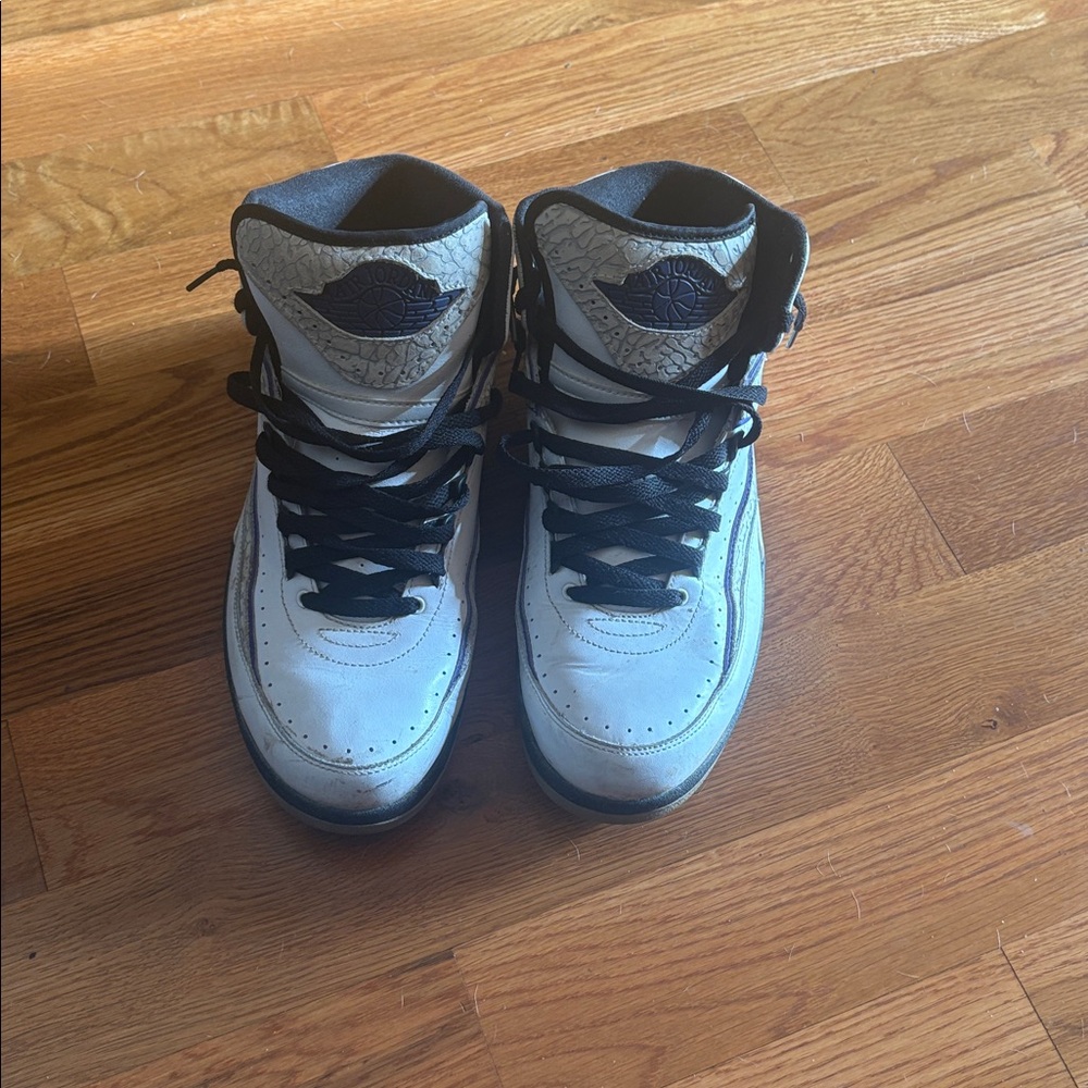 White and Black retro 2 concord High-Top Sneakers